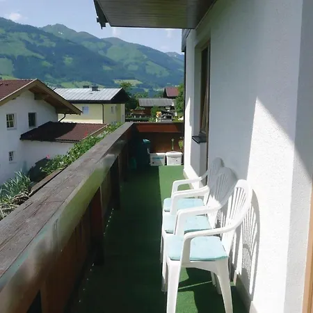 Three-bedroom In Lejlighed