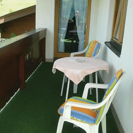 Three-bedroom In Lejlighed *