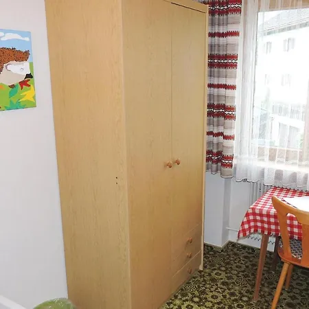 Three-bedroom In Lejlighed