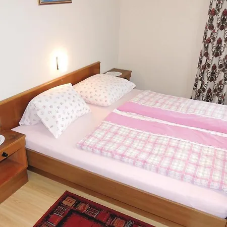 Daire Three-bedroom In Piesendorf